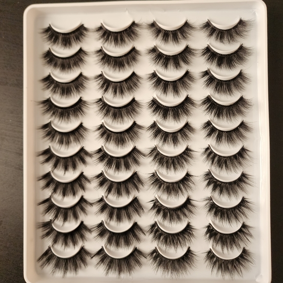 NWT Faux Mink Lashes 4 styles 20 pairs - Picture 2 of 11